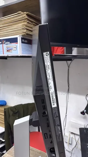 Hp E27q G4 Monitor
 With Webcam Resolution