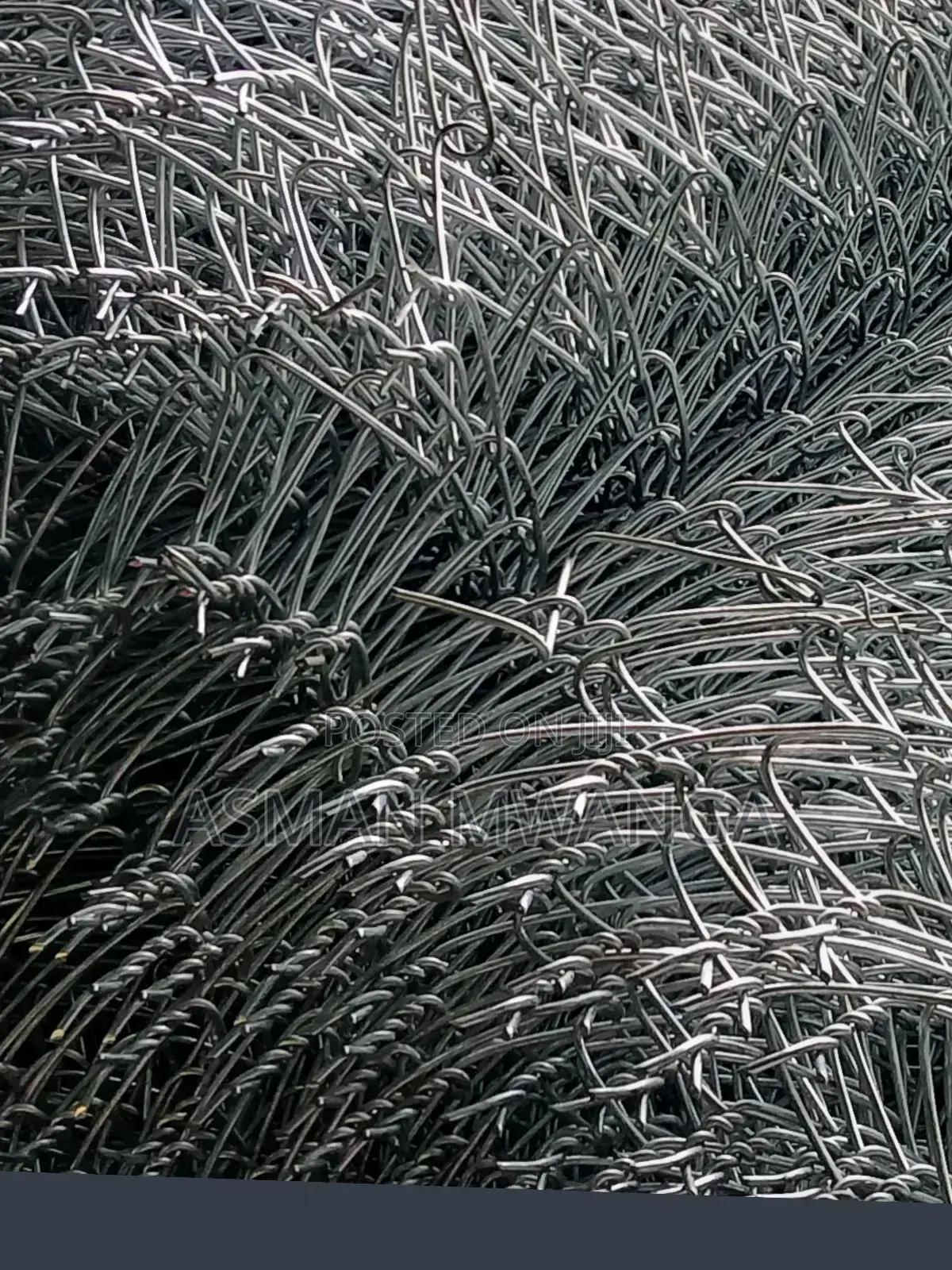 Galvanised Mesh Wire 11g 3.0mm With Barbed End.