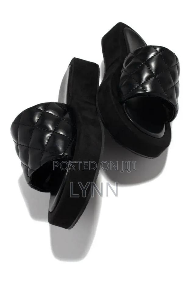 Ladies Sandals - thumbnail 3