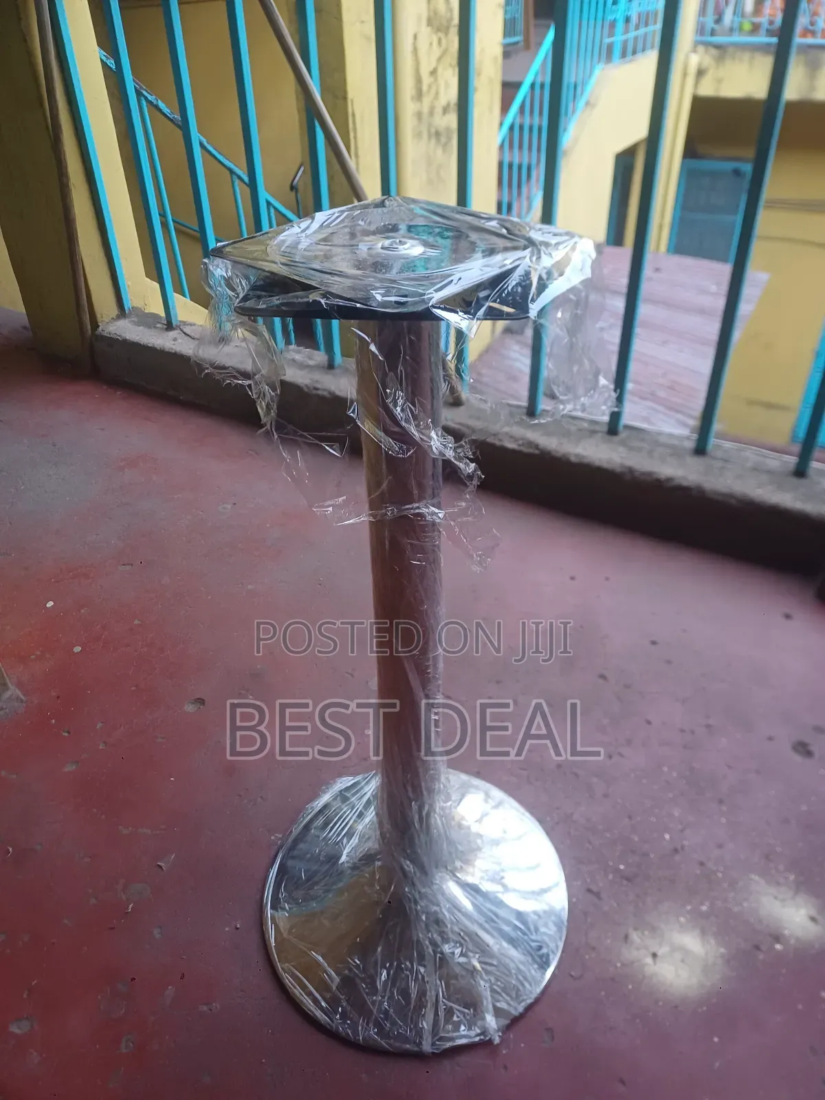 Round Rotating Table Stand