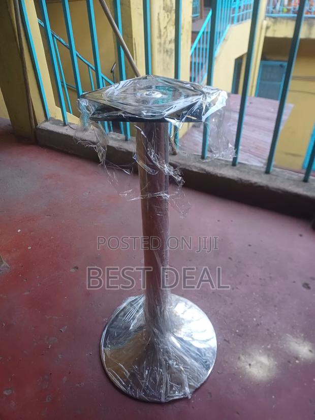 Round Rotating Table Stand