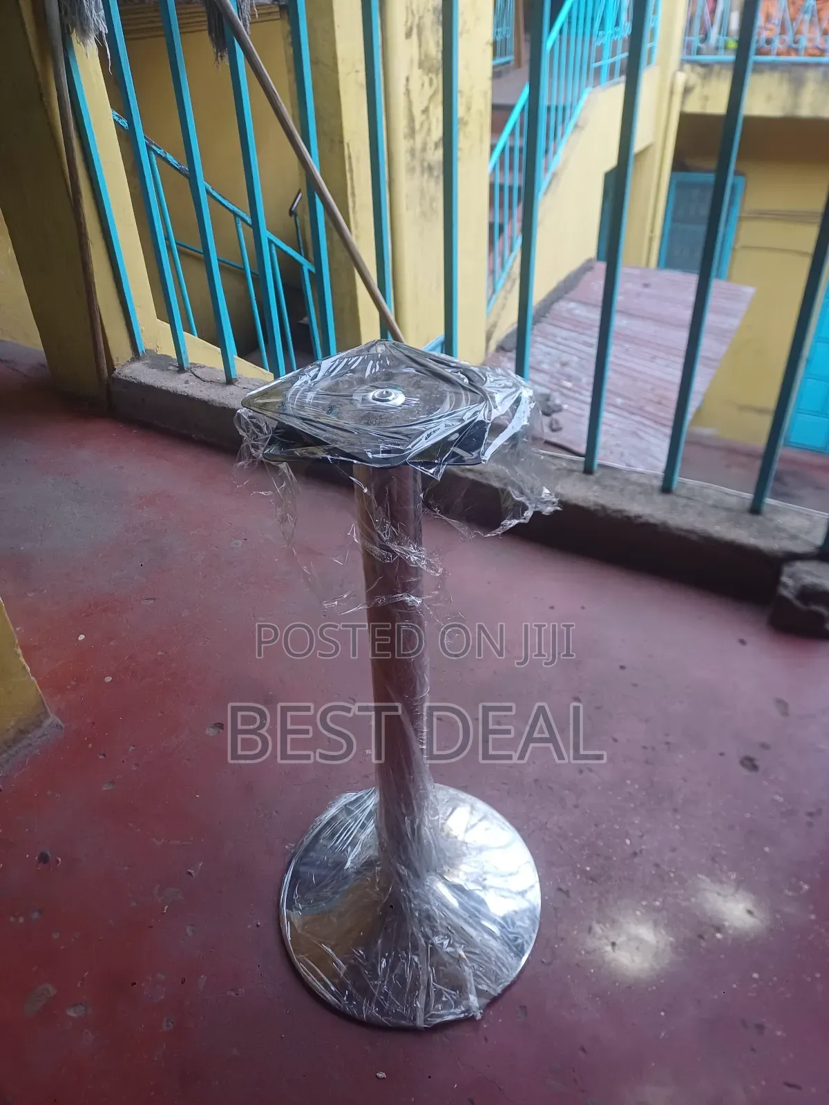 Round Rotating Table Stand