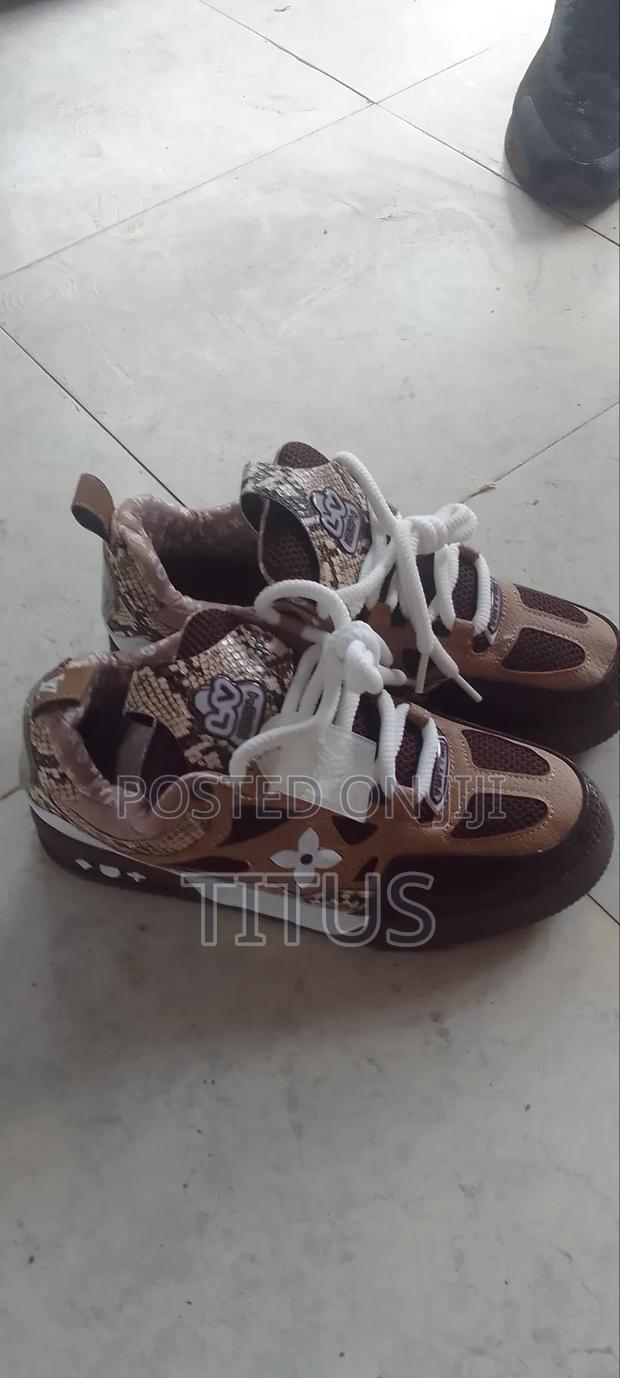 Louis Vuitton - main view