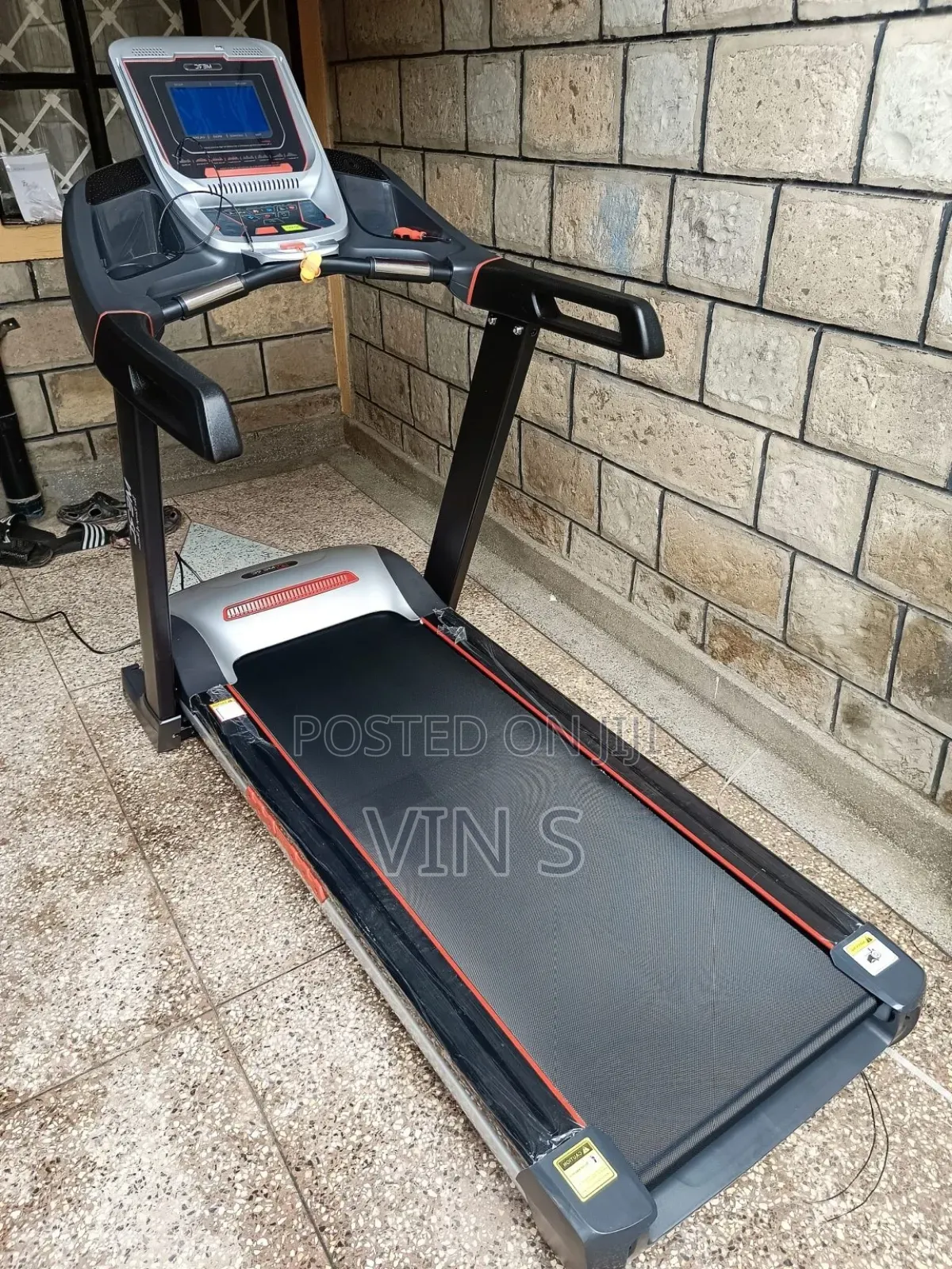 Treadmill*Trěadmill<Trêadmill+Treâdmill{Treãdmill}Treádmill;