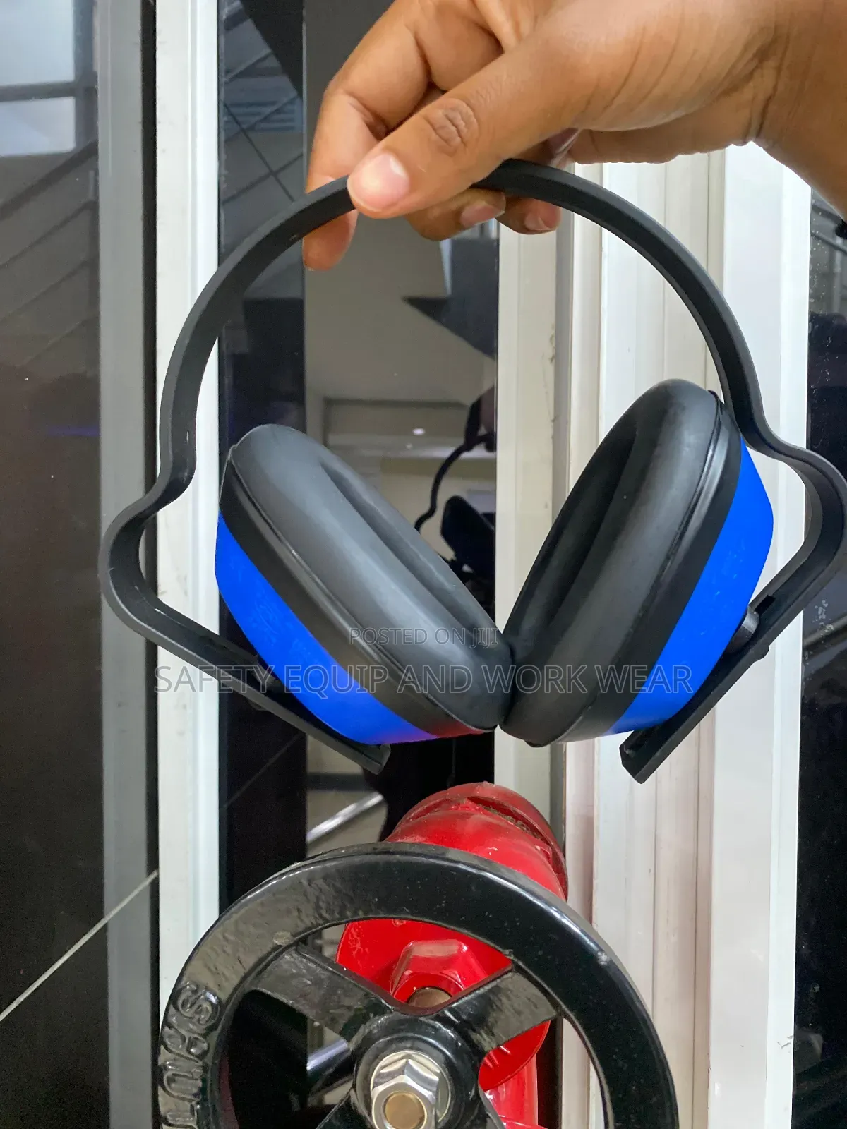 Ear Muffs With Durable Build Quality.