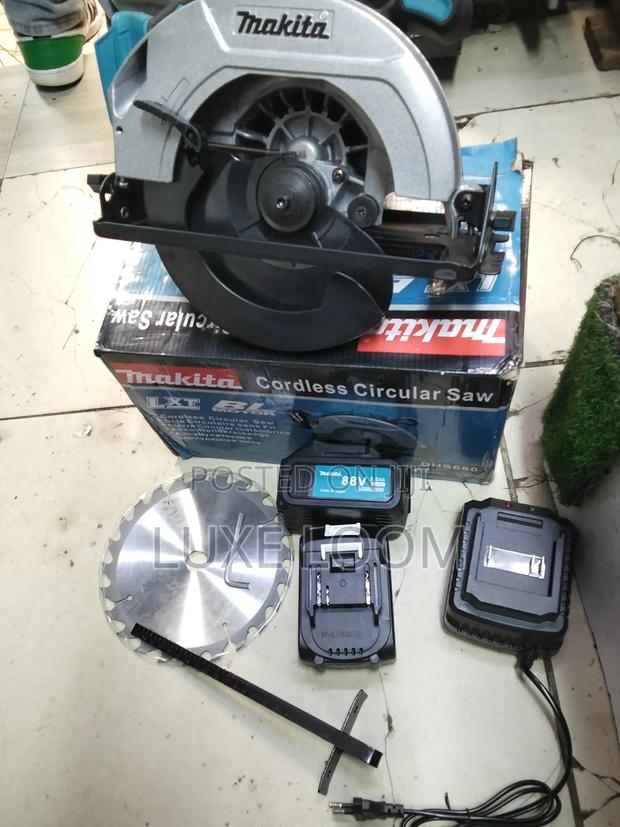 Makita Cordless Circular Saw - main view