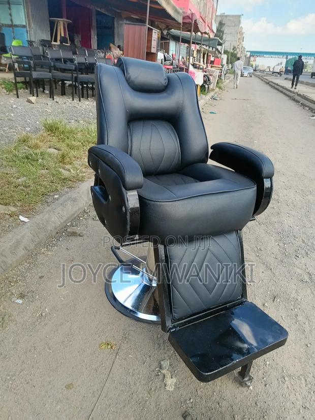Barber Seat With Hydraulic Machine, Black - thumbnail 3