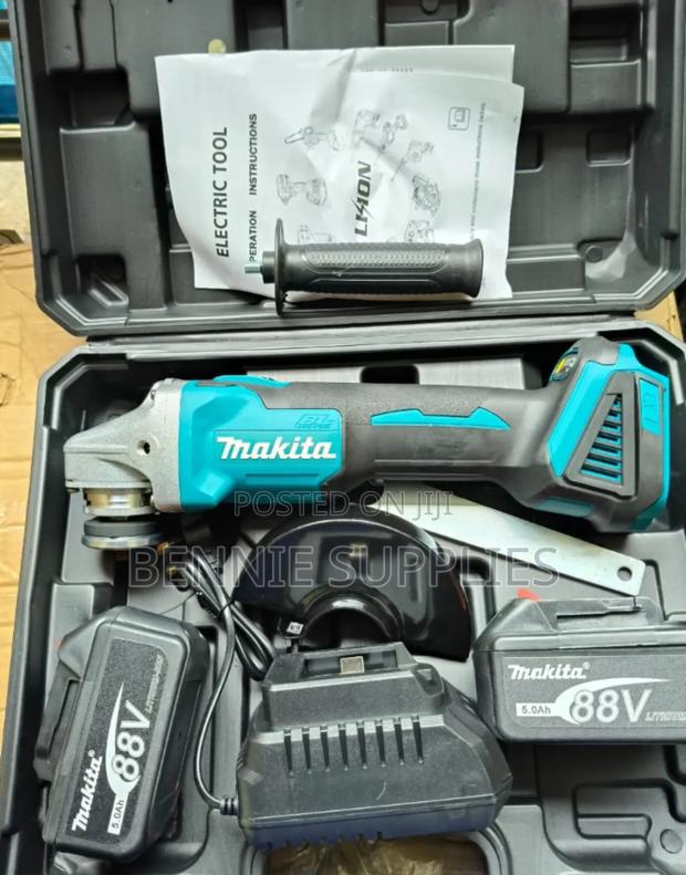 Rechargeable Angle Grinder/ Makita 88v and 2 Batteries