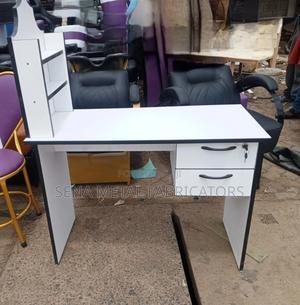 Manicure Table With White and 2 Drawers - thumbnail 2