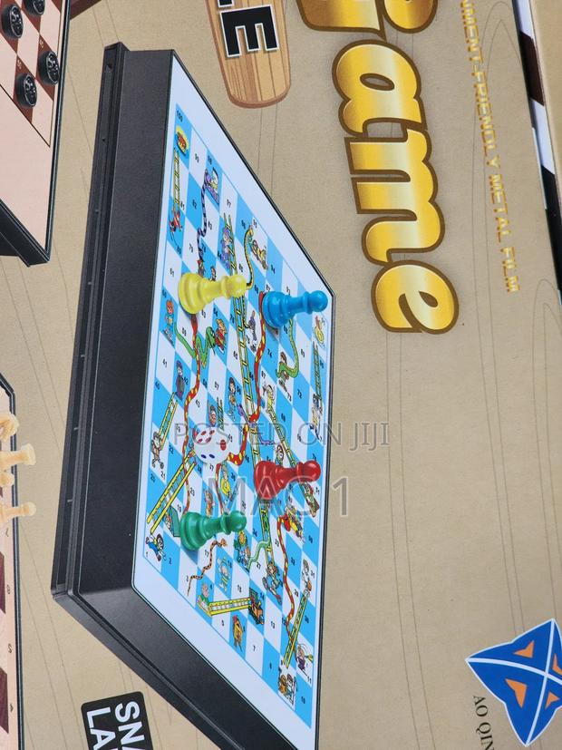 3 in 1 Board Game Chess Checkers and Snake Ladders - thumbnail 4