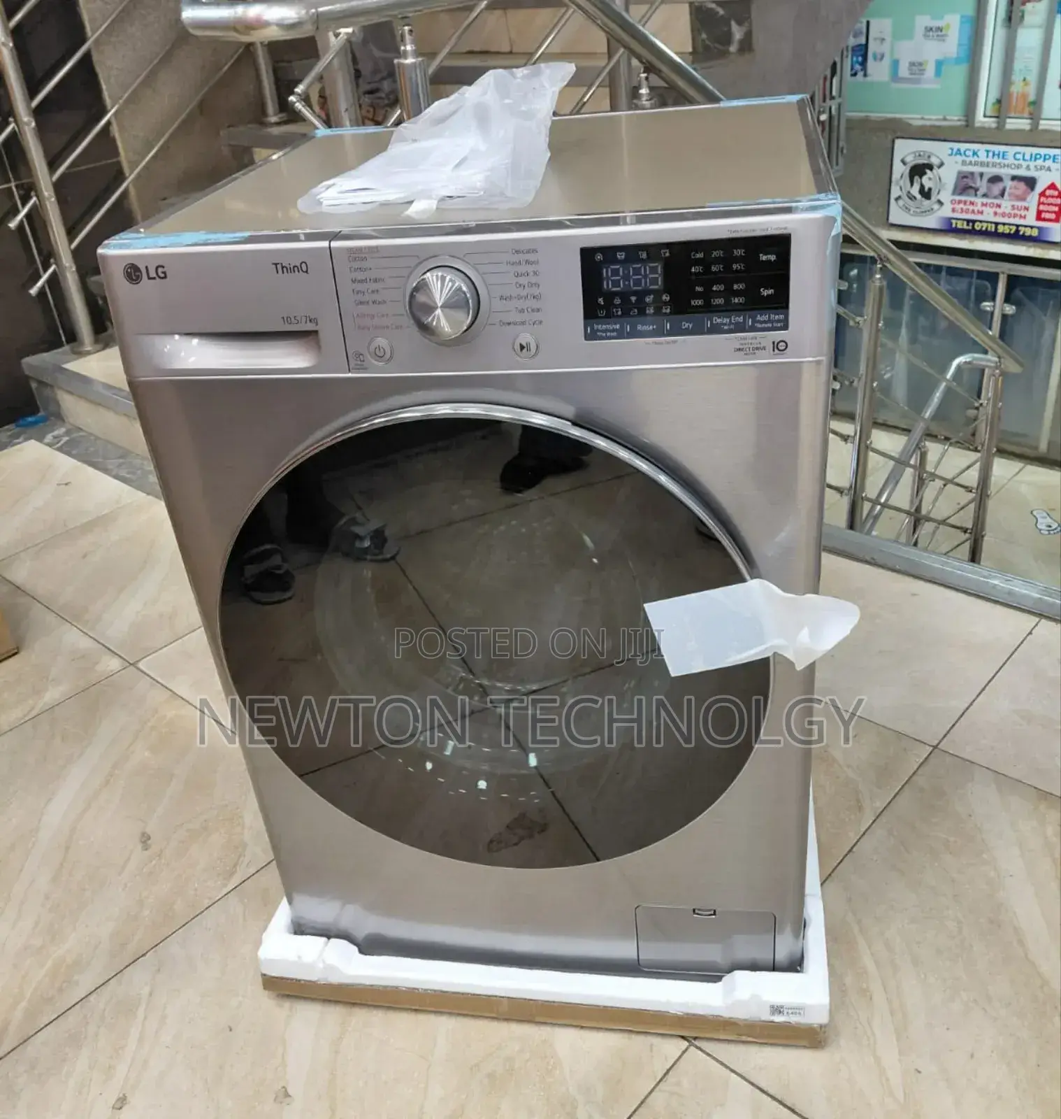 Lg Washing Machine 10.5/7 Wash and Dry