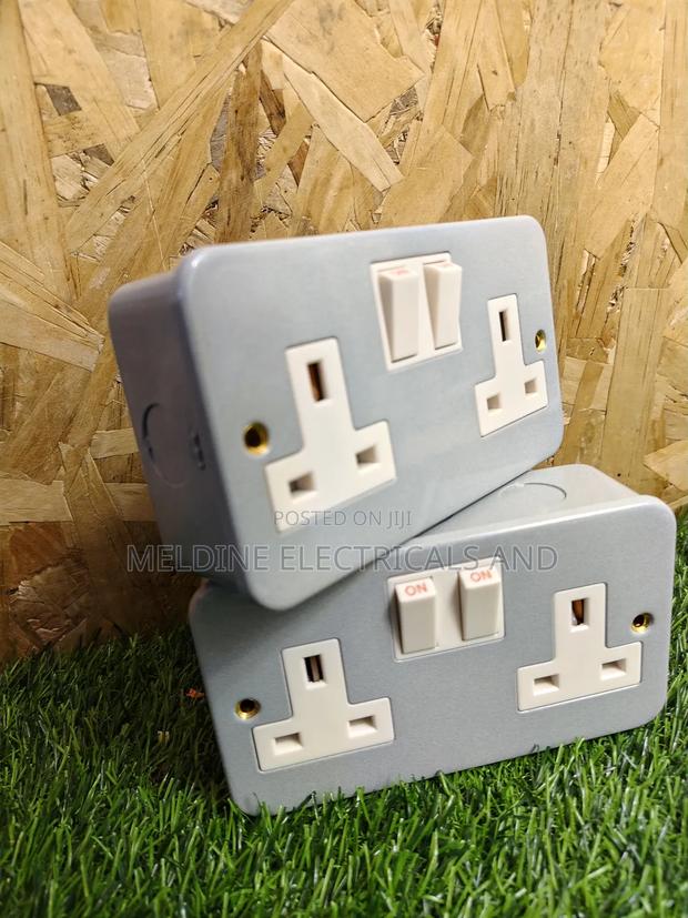 Metal Twin Socket 13a - thumbnail 2