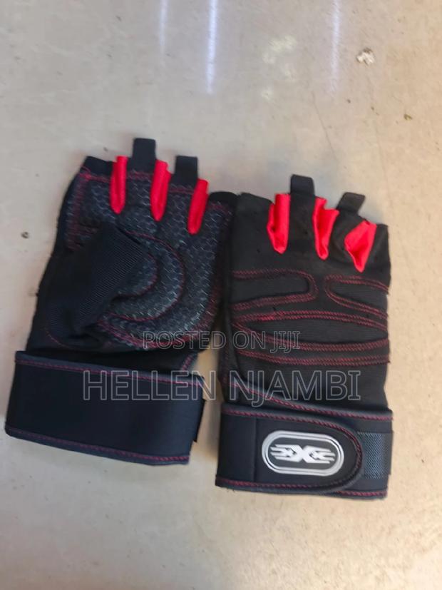 Non-slip Weight Lifting Gloves - main view