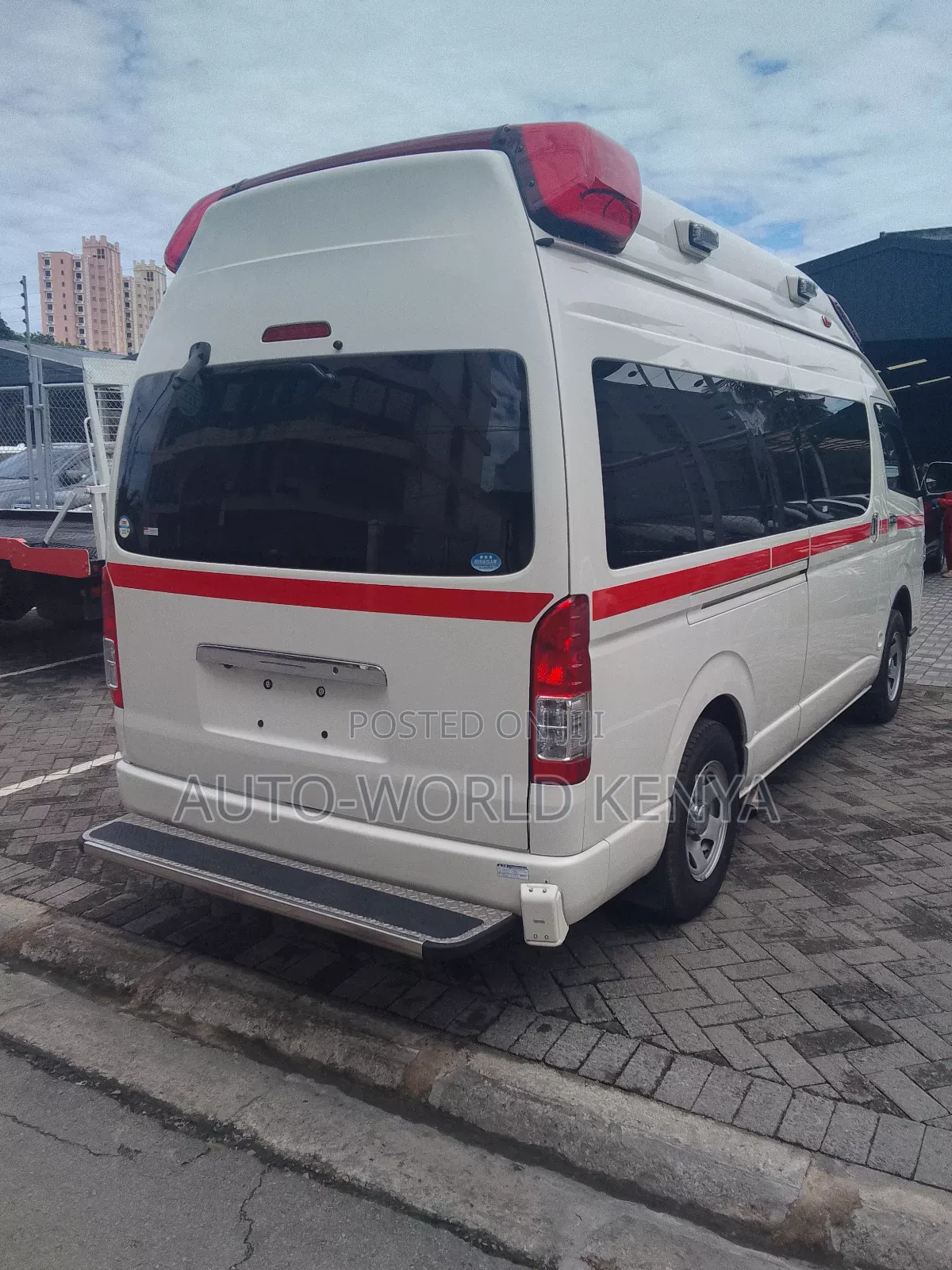 Toyota HiAce 2018 White