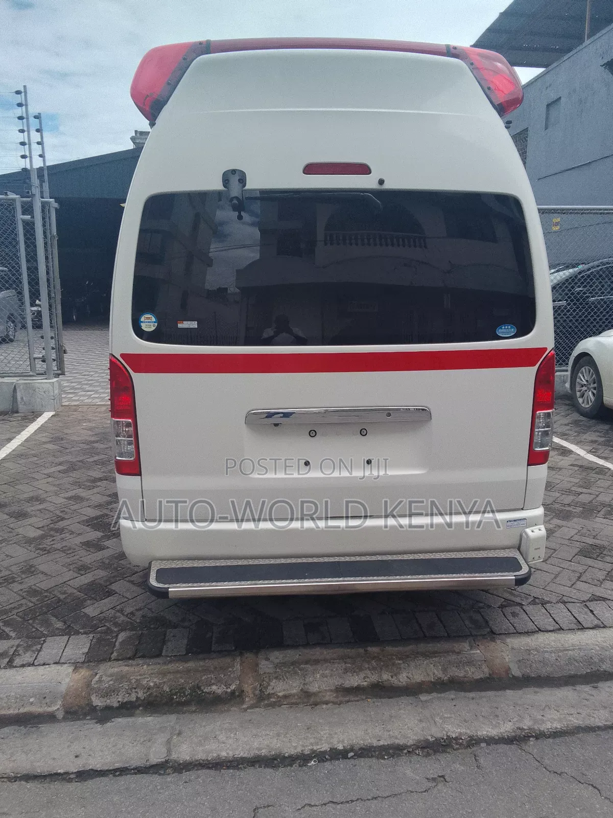 Toyota HiAce 2018 White