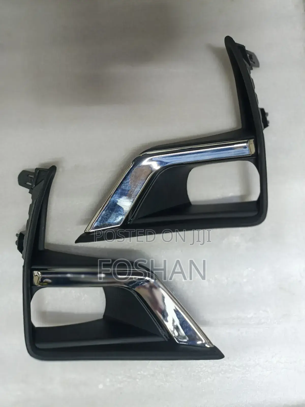 Prado 165 Foglight Cover