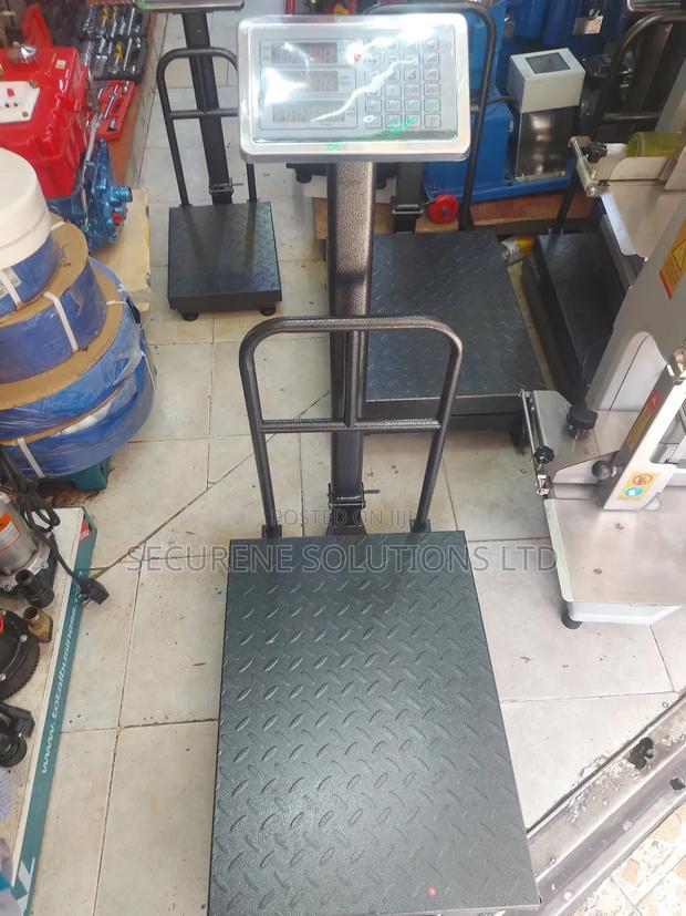300kg Digital Platform Weighing Scale With a Large Base. - main view