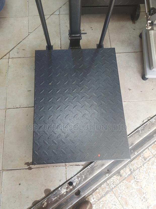 300kg Digital Platform Weighing Scale With a Large Base. - thumbnail 2
