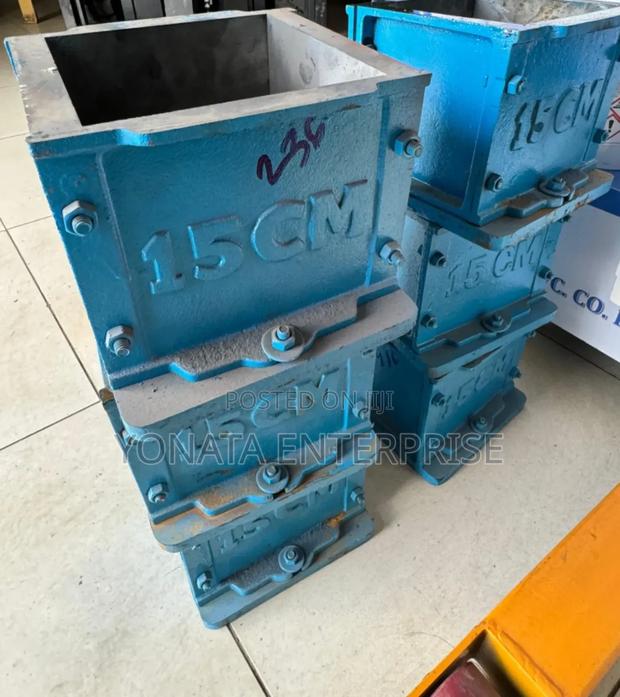 Premium Quality Concrete Testing Cube Moulds - main view