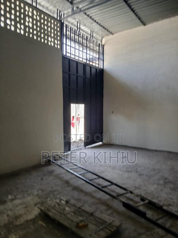 Godown to Let 2000sqft at Donholm - thumbnail 3
