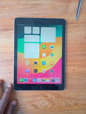 Apple iPad 9.7 32 GB Silver - main view