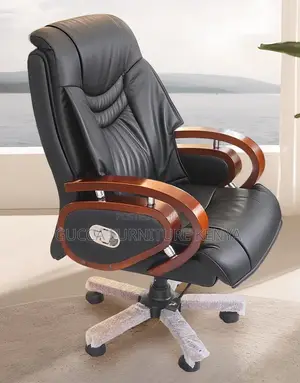 Office Chair:Genuine Leather Solid Wood Lifting Swivel Chair