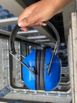 Ear Muffs With High Noise Cancellation - thumbnail 2