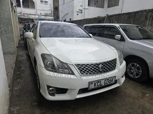 Toyota Crown 2011 White