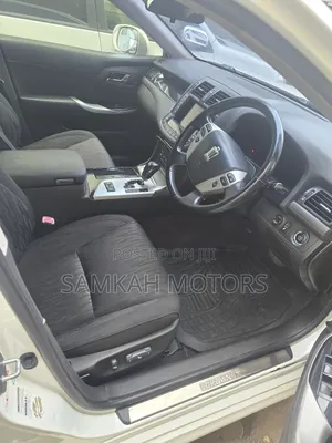 Toyota Crown 2011 White