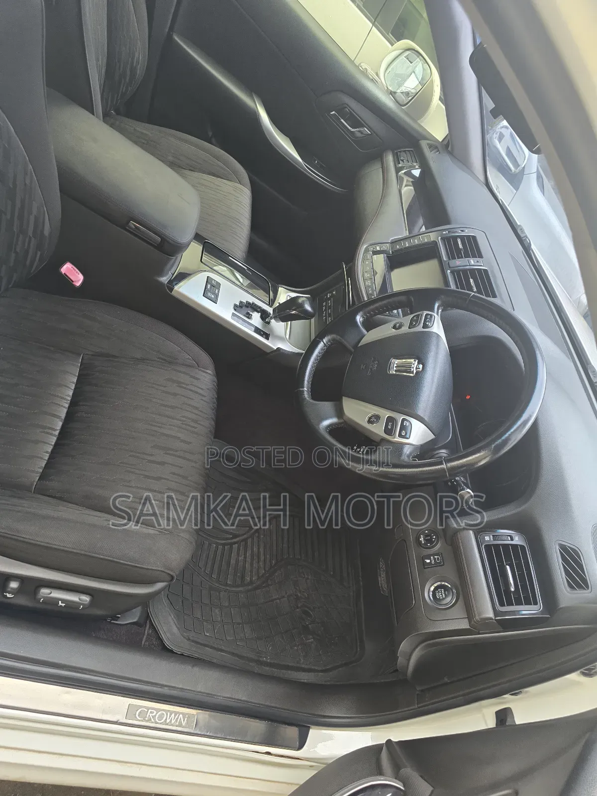 Toyota Crown 2011 White