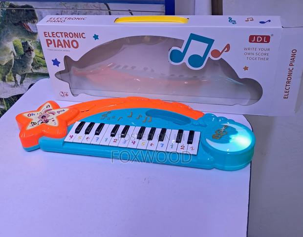 Child's Electronic Toy Piano. - thumbnail 3