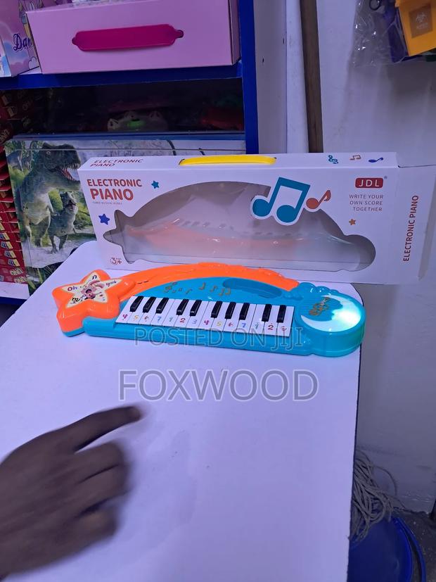 Child's Electronic Toy Piano. - thumbnail 4