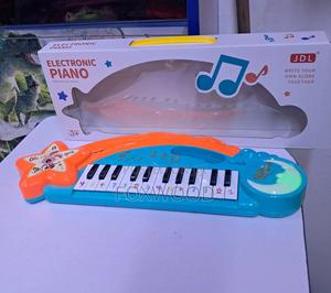 Child's Electronic Toy Piano. - thumbnail 2
