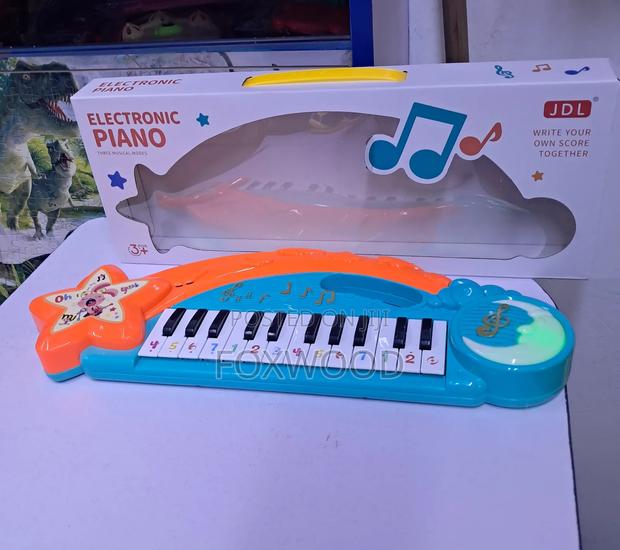 Child's Electronic Toy Piano. - main view