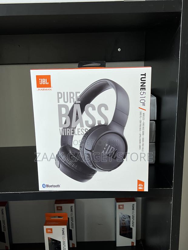 JBL Pure Bass Wireless Headphones (Tune