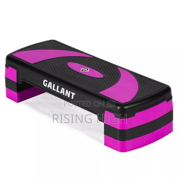 Lightweight but Strong Big Aerobic Stepper