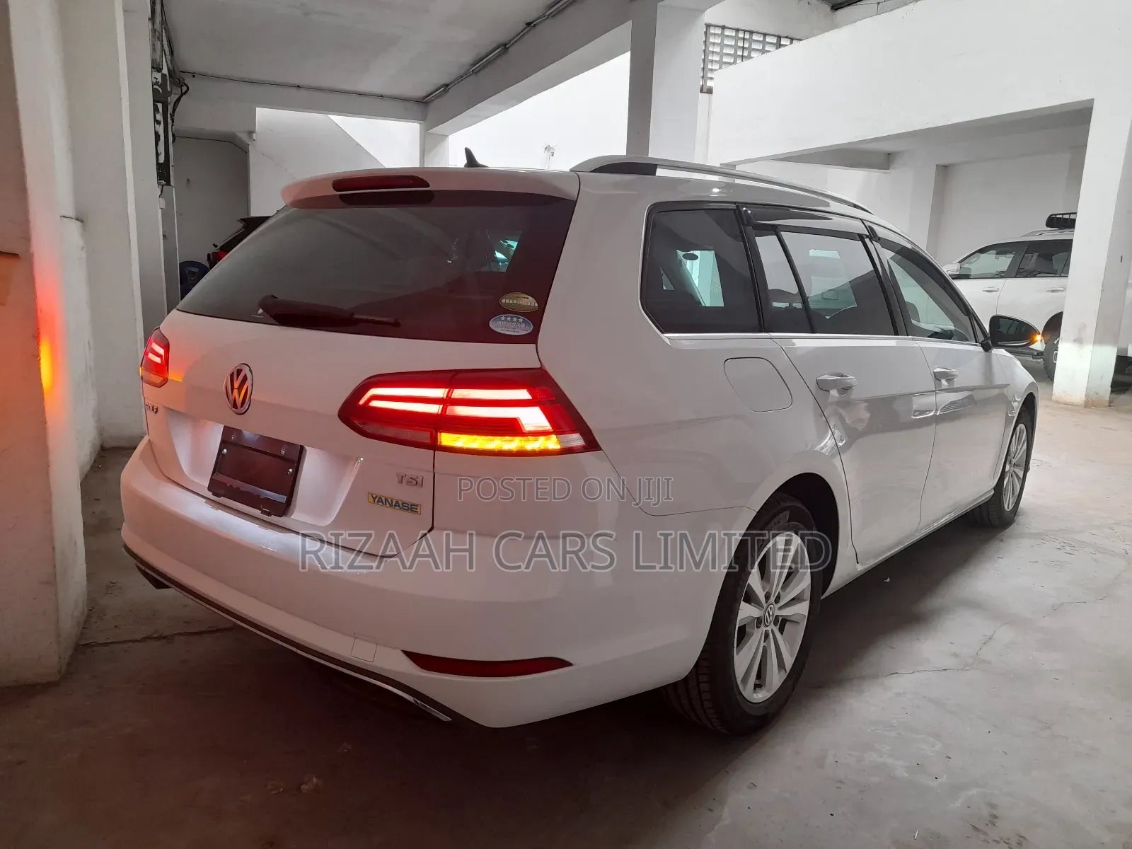 Volkswagen Golf Variant 2018 White