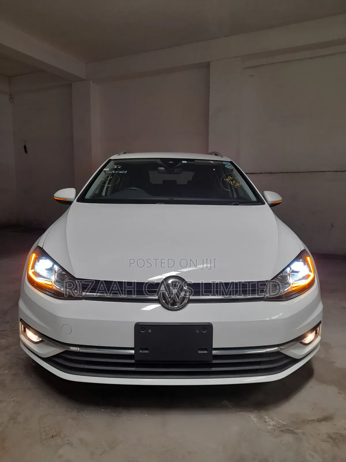 Volkswagen Golf Variant 2018 White