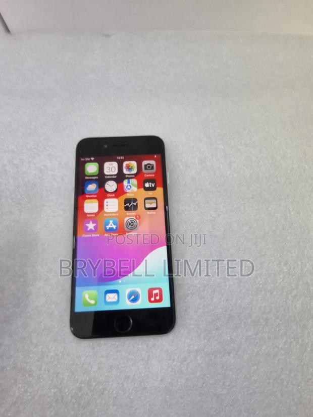 Apple iPhone SE 64 GB White - thumbnail 3