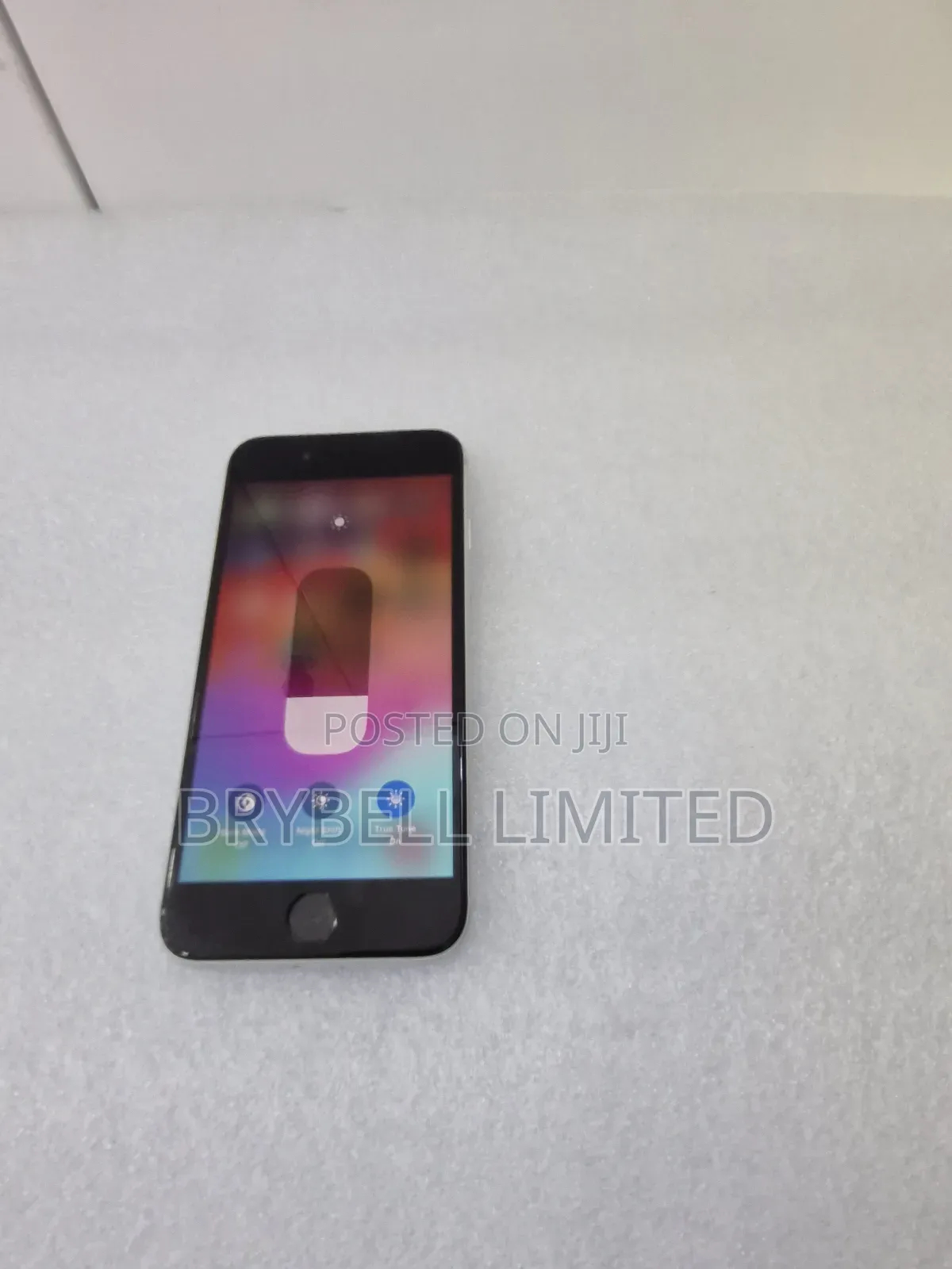 Apple iPhone SE 64 GB White