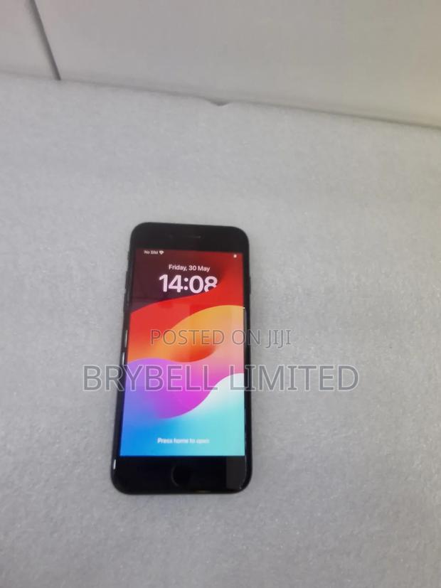 Apple iPhone 8 64 GB Black - main view