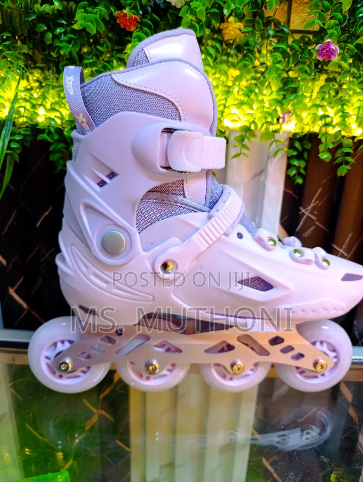 Size Adjustable Hard Boot With Rubber Glowing Wheels