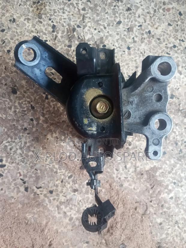 Toyota (Allion, Premio, Wish, Rumion-2zr Engine Mountaining