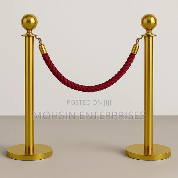 Premium Gold Queue Stand – Organized & Elegant