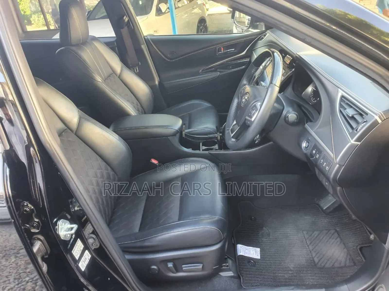 Toyota Harrier 2.0 Turbo 4WD 2018 Black