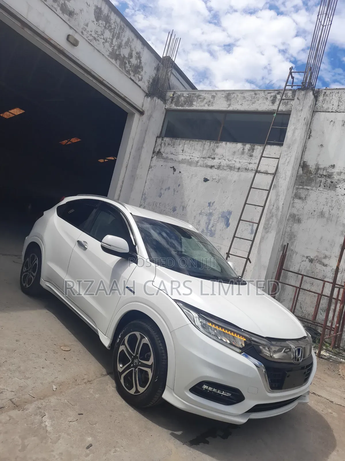 Honda Vezel 1.5 Hybrid 2WD 2018 White