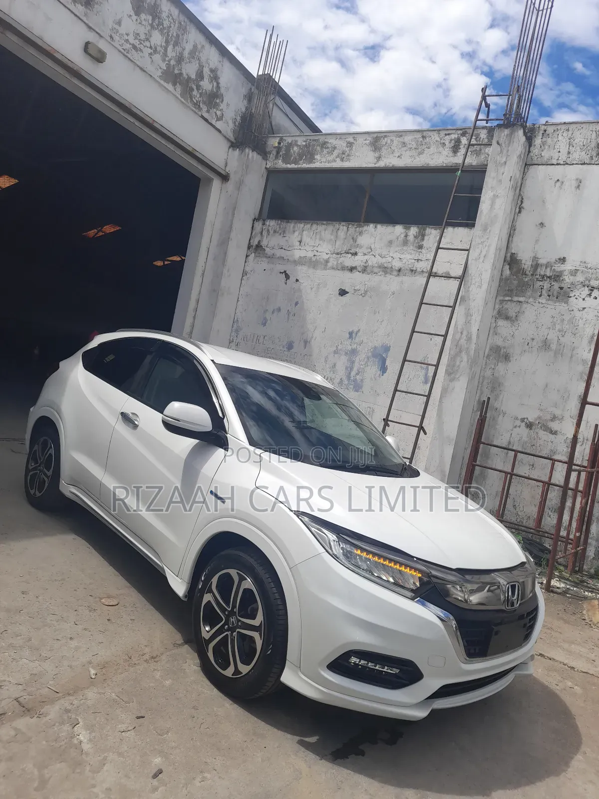 Honda Vezel 1.5 Hybrid 2WD 2018 White