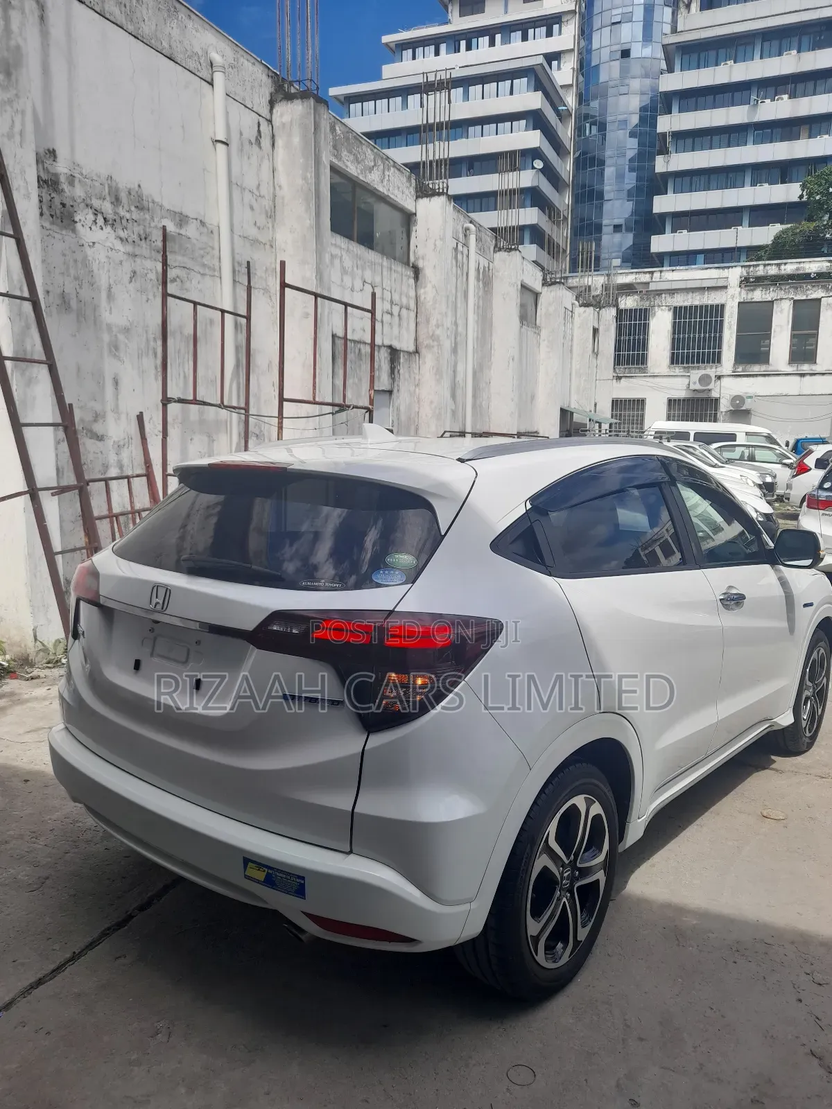 Honda Vezel 1.5 Hybrid 2WD 2018 White