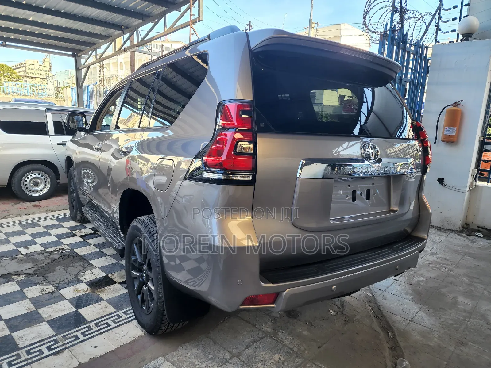 Toyota Land Cruiser Prado 2023 Gold