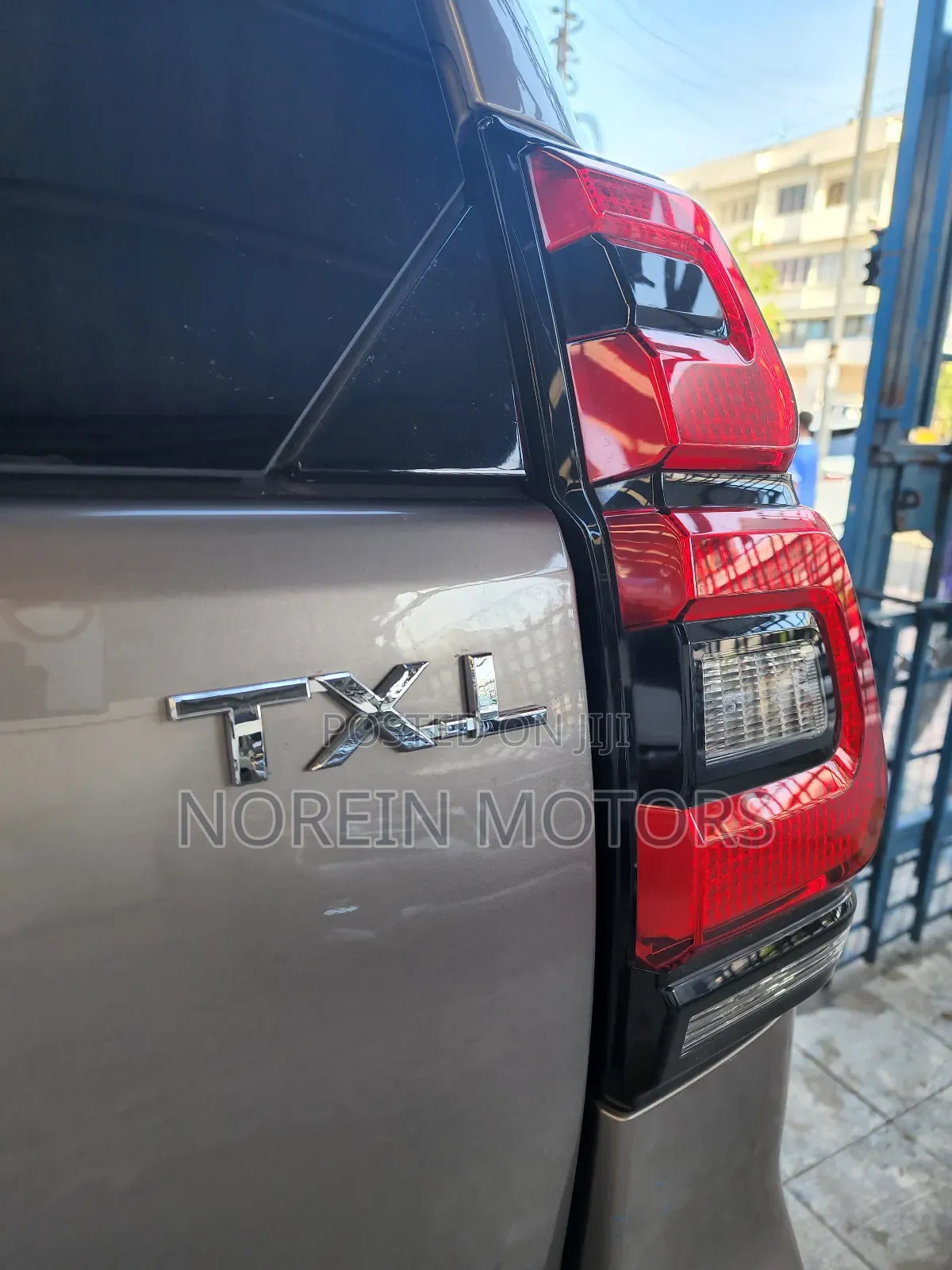 Toyota Land Cruiser Prado 2023 Gold